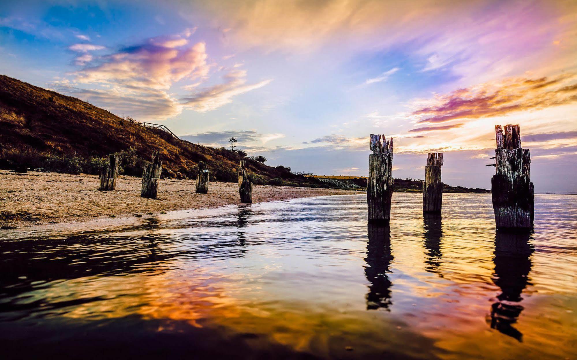 Point Lonsdale Holiday Apartments (Adults Only) Queenscliff Ngoại thất bức ảnh