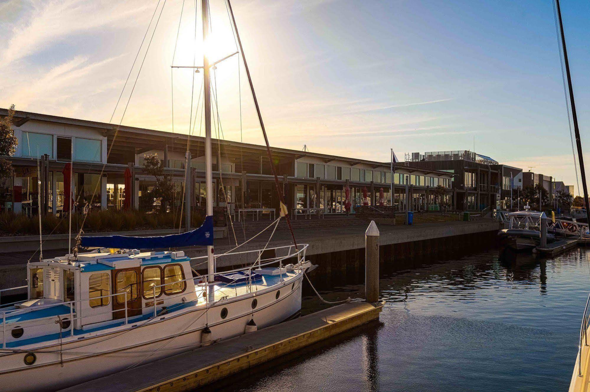 Point Lonsdale Holiday Apartments (Adults Only) Queenscliff Ngoại thất bức ảnh