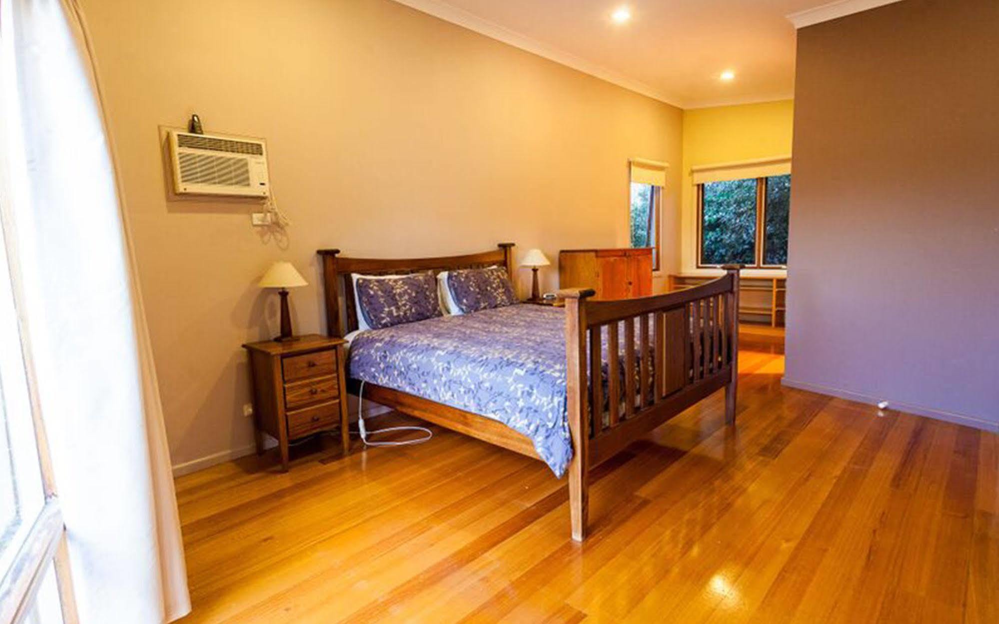 Point Lonsdale Holiday Apartments (Adults Only) Queenscliff Ngoại thất bức ảnh