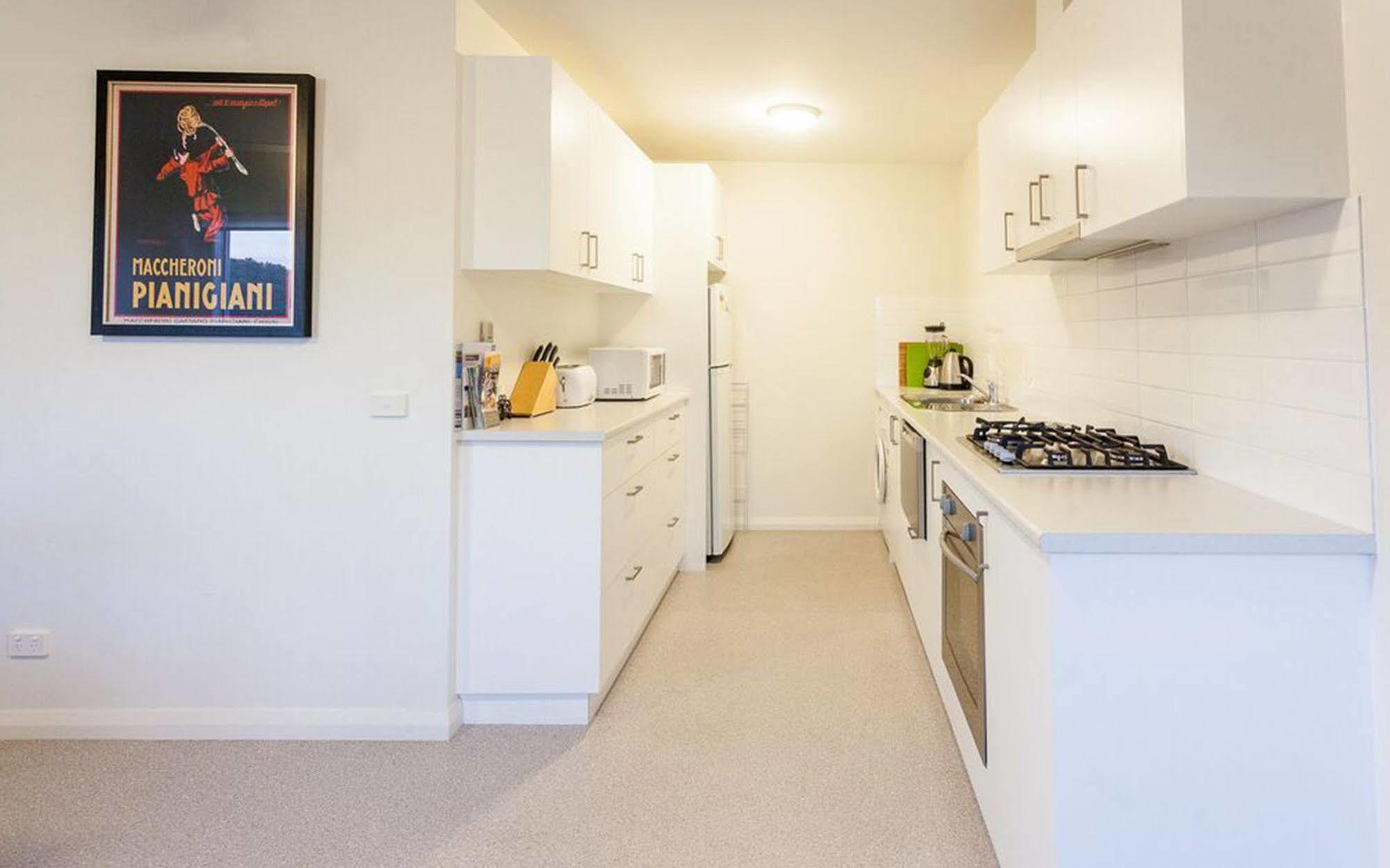 Point Lonsdale Holiday Apartments (Adults Only) Queenscliff Ngoại thất bức ảnh
